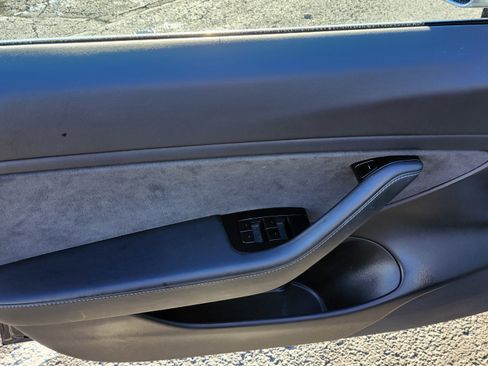 Used 2019 Tesla Model 3 Standard Range image 24