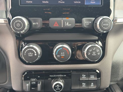 New 2026 RAM 1500 Express AWD/4WD image 21
