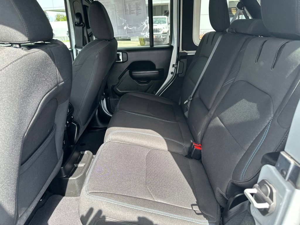 Used 2023 Jeep Wrangler Unlimited Rubicon 4xe AWD/4WD image 18