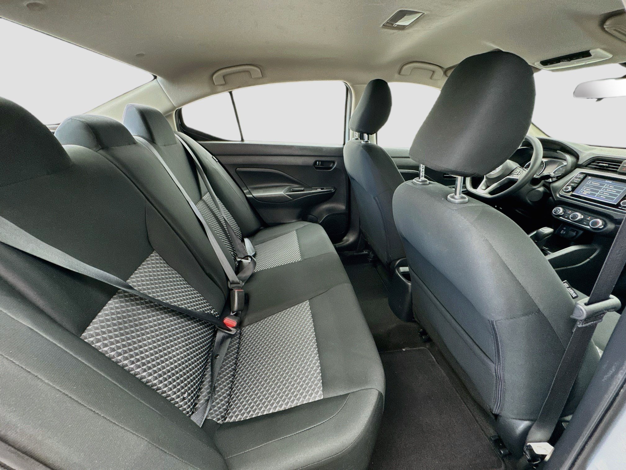 Used 2021 Nissan Versa S FWD image 17