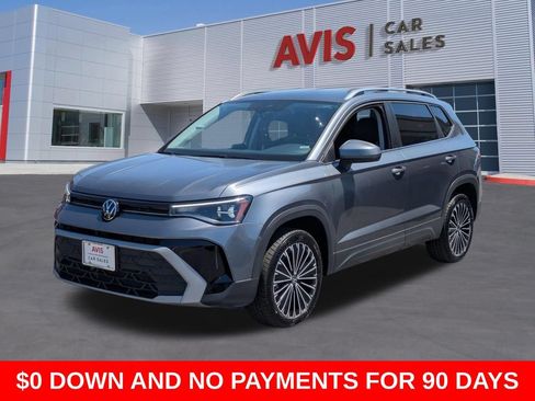 Used 2025 Volkswagen Taos SE FWD image 1