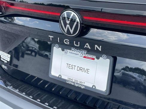 New 2025 Volkswagen Tiguan SE FWD image 13