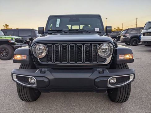 New 2026 Jeep Gladiator Sport AWD/4WD image 7