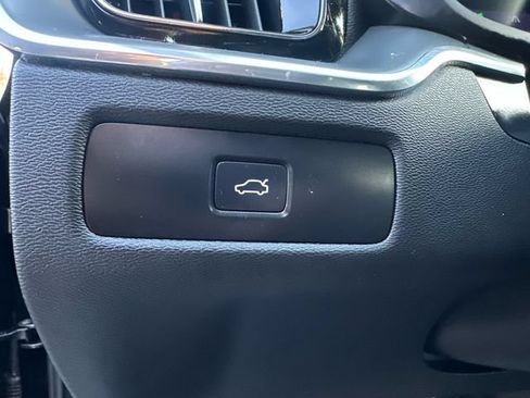 Used 2024 Volvo XC60 B5 Core AWD/4WD image 28