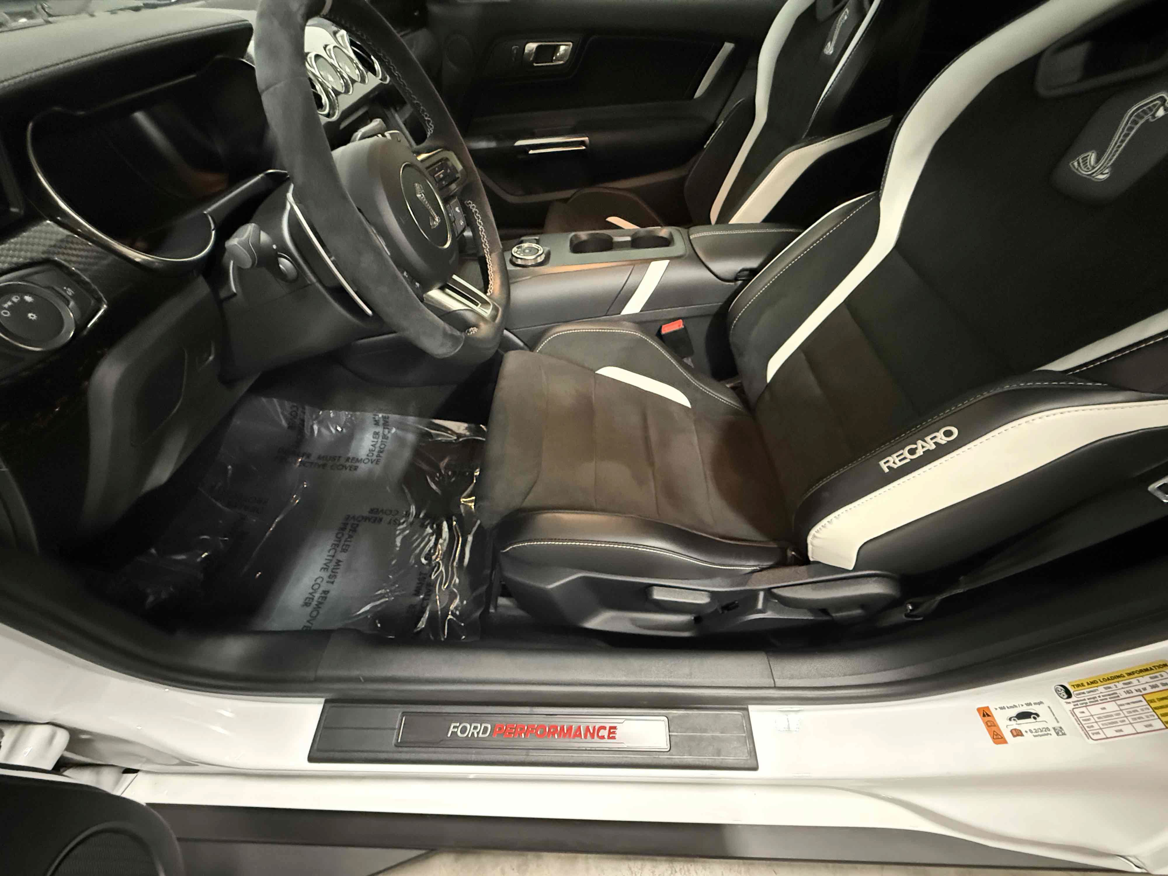Used 2021 Ford Mustang Shelby GT500 w/ Carbon Fiber Track Pack RWD image 13