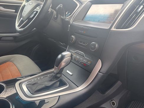 Used 2018 Ford Edge SEL w/ SEL Appearance Package image 57