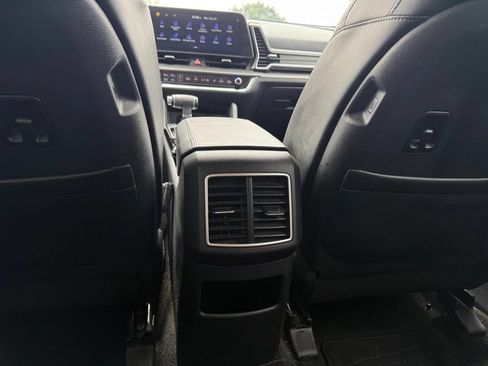 Used 2024 Kia Sportage EX FWD image 25