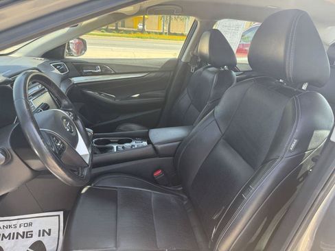 Used 2020 Nissan Maxima 3.5 SV w/ Floor Mat Group FWD image 11