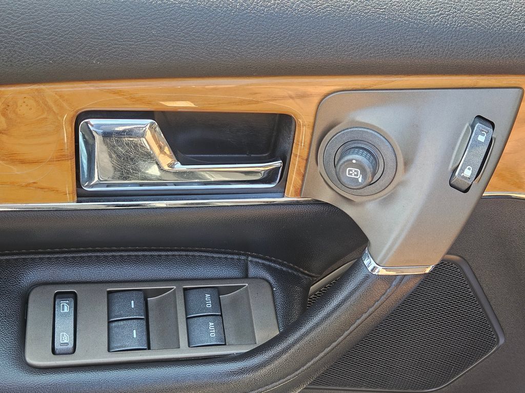 Used 2014 Lincoln MKX AWD w/ Equipment Group 102A image 12