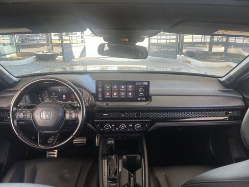 Used 2023 Honda Accord Sport image 9