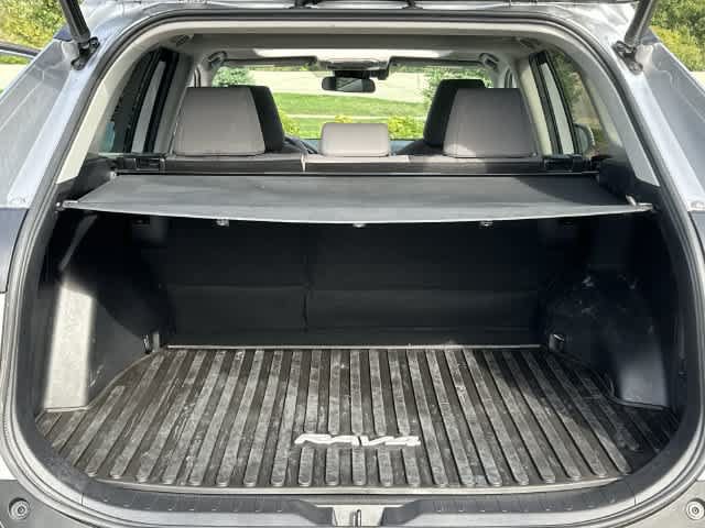 Used 2022 Toyota RAV4 XLE w/ Convenience Package AWD/4WD image 25