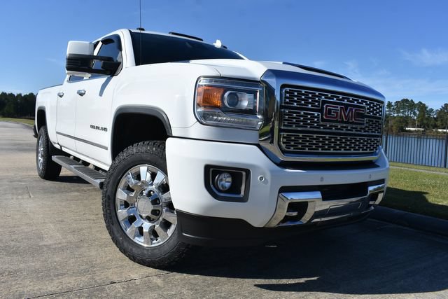 Used 2019 GMC Sierra 2500 Denali w/ Duramax Plus Package AWD/4WD image 1