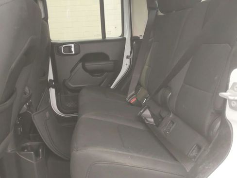 Used 2022 Jeep Gladiator Sport image 30