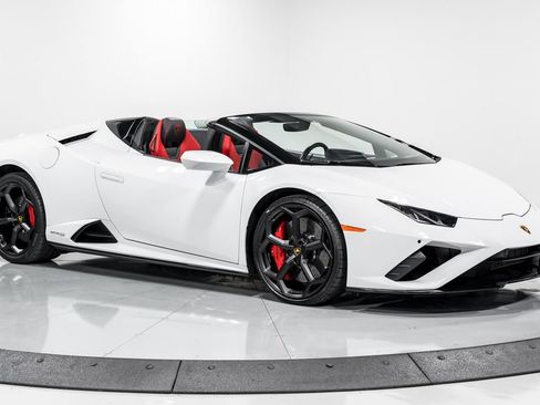 Used 2023 Lamborghini Huracan EVO RWD image 36