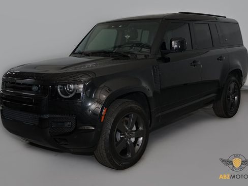 Used 2023 Land Rover Defender 130 X-Dynamic SE image 3