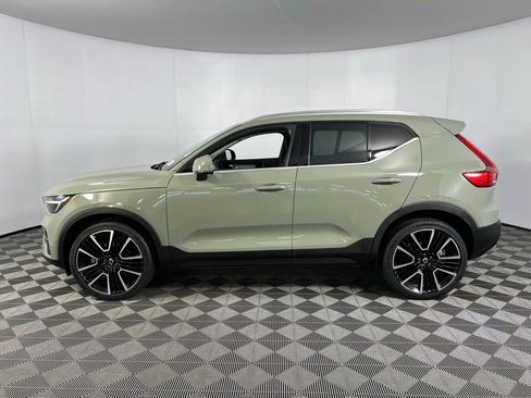 Used 2023 Volvo XC40 B5 Plus w/ Driver Assist Package image 10