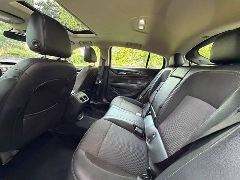 Used 2018 Buick Regal Preferred FWD image 7