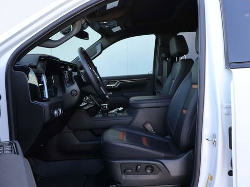 Used 2025 GMC Sierra 1500 AT4 image 8