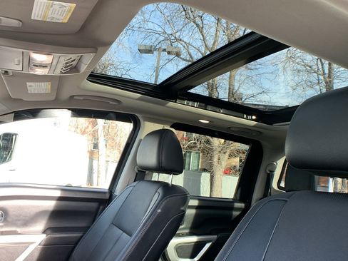 Used 2020 Nissan Titan SL w/ Moonroof Package image 11