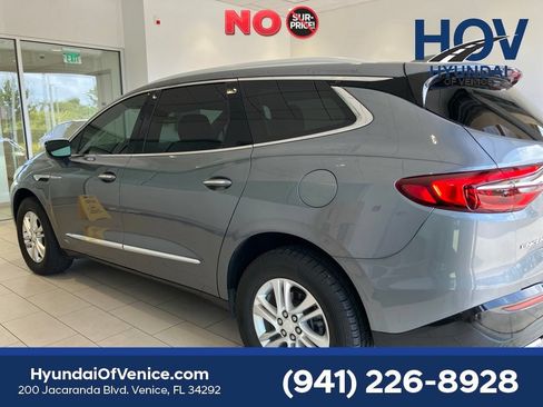 Used 2021 Buick Enclave Essence w/ Sound and Sites Package FWD image 4