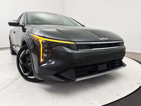 Certified 2025 Kia K4 EX FWD image 2