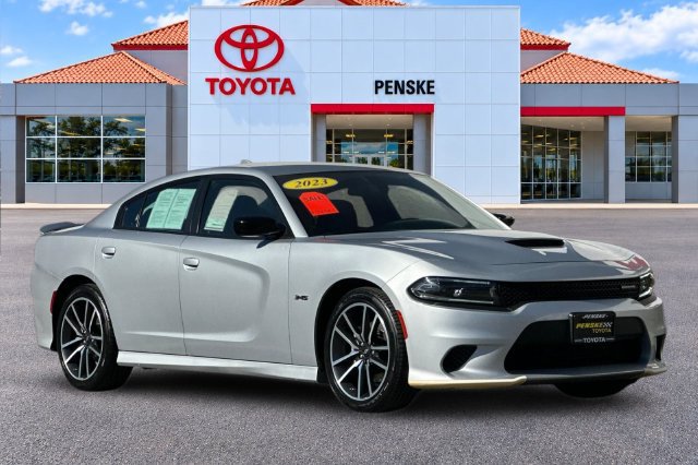 Used 2023 Dodge Charger R/T RWD image 2