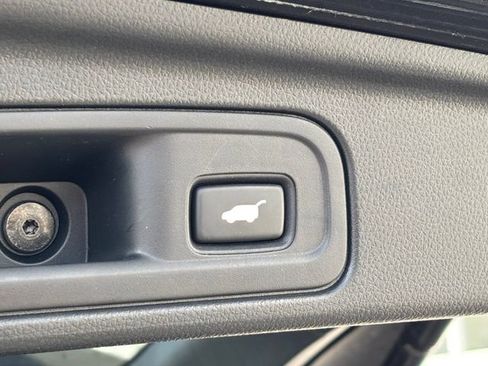 Used 2022 Honda Pilot Touring image 10