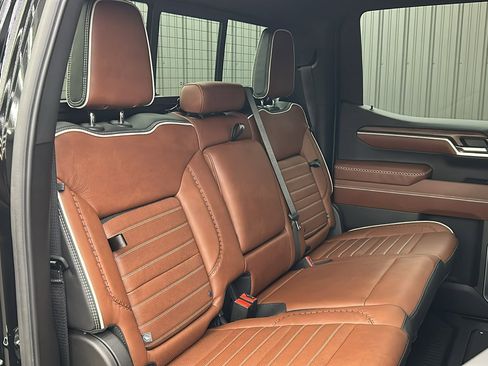 Used 2025 GMC Sierra 1500 Denali Ultimate image 42