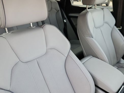 Used 2024 Audi Q5 2.0T Prestige image 17