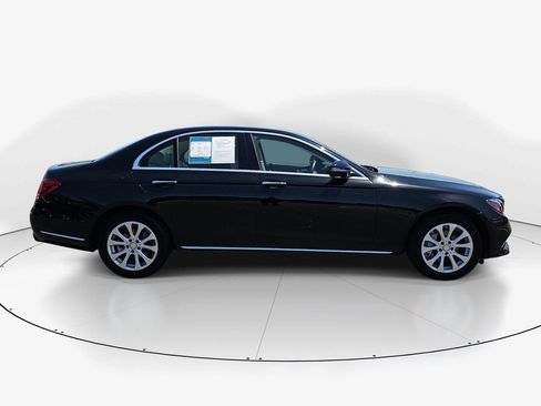 Used 2017 Mercedes-Benz E 300 image 4