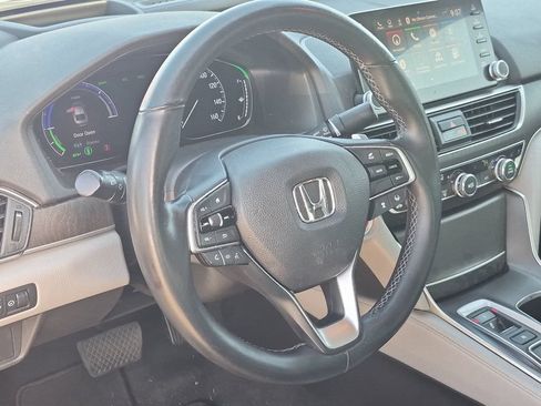 Used 2019 Honda Accord Touring image 6