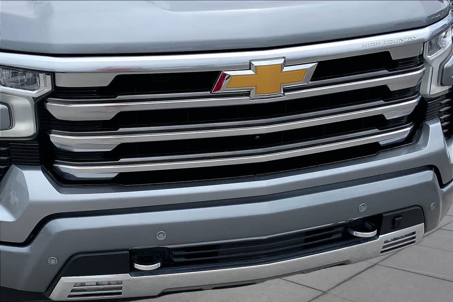 Used 2023 Chevrolet Silverado 1500 High Country w/ High Country Premium Package AWD/4WD image 50