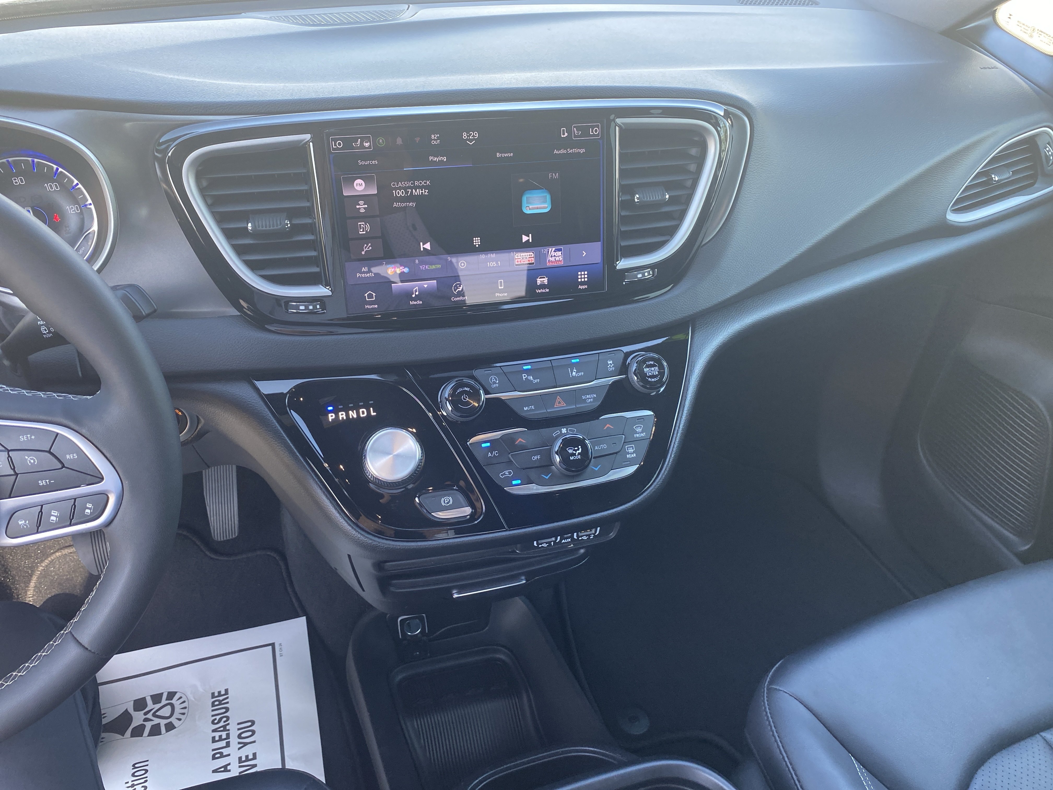 Used 2025 Chrysler Pacifica Select FWD image 17