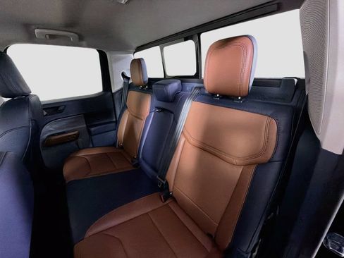 Used 2023 Ford Maverick Lariat w/ Lariat Luxury Package FWD image 25