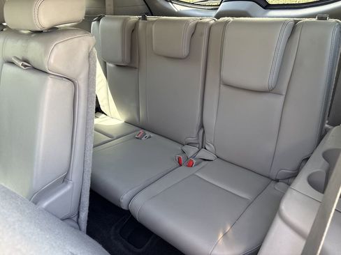 Used 2014 Toyota Highlander XLE AWD/4WD image 14