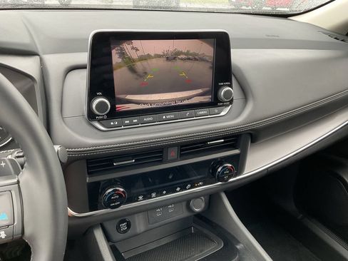 Used 2026 Nissan Rogue SV AWD/4WD image 14