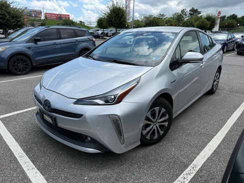 Used 2019 Toyota Prius XLE AWD/4WD image 2