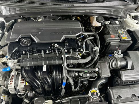 Used 2025 Hyundai Elantra SEL FWD image 33