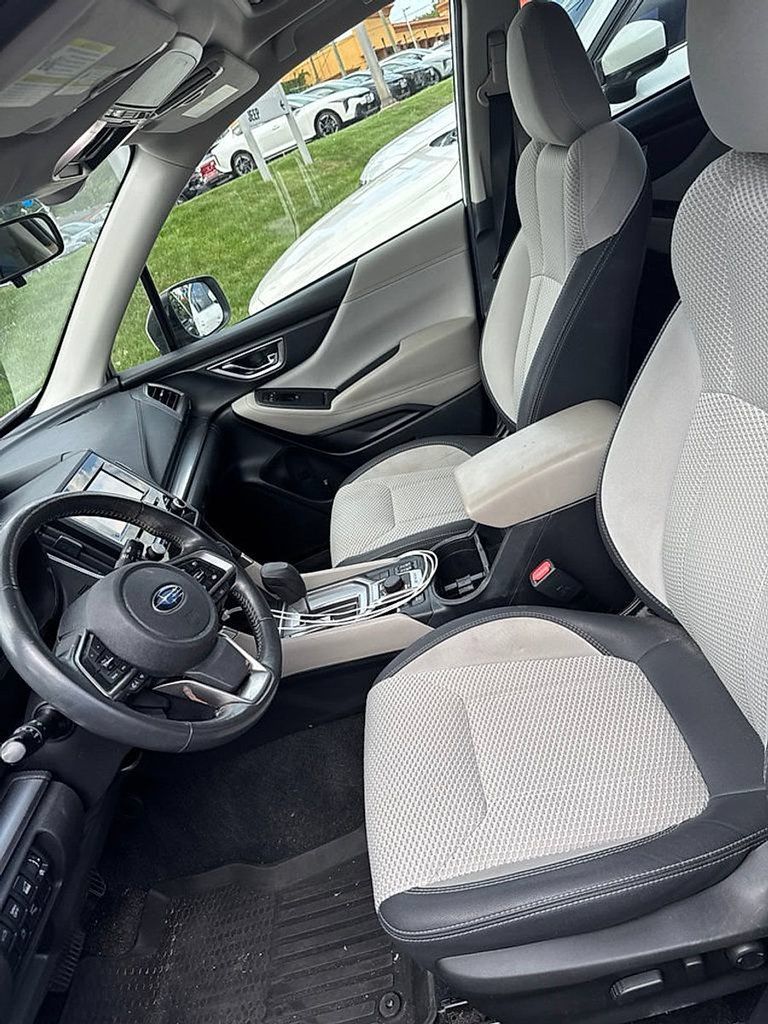 Used 2021 Subaru Forester Premium AWD/4WD image 3