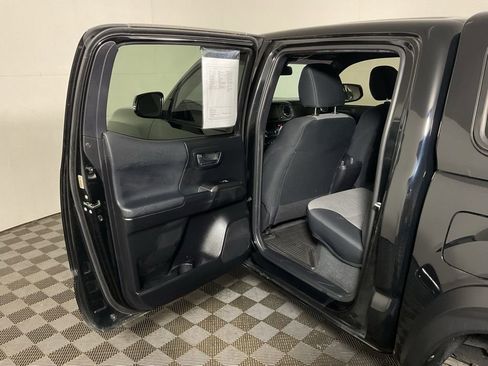 Used 2021 Toyota Tacoma TRD Off-Road AWD/4WD image 30