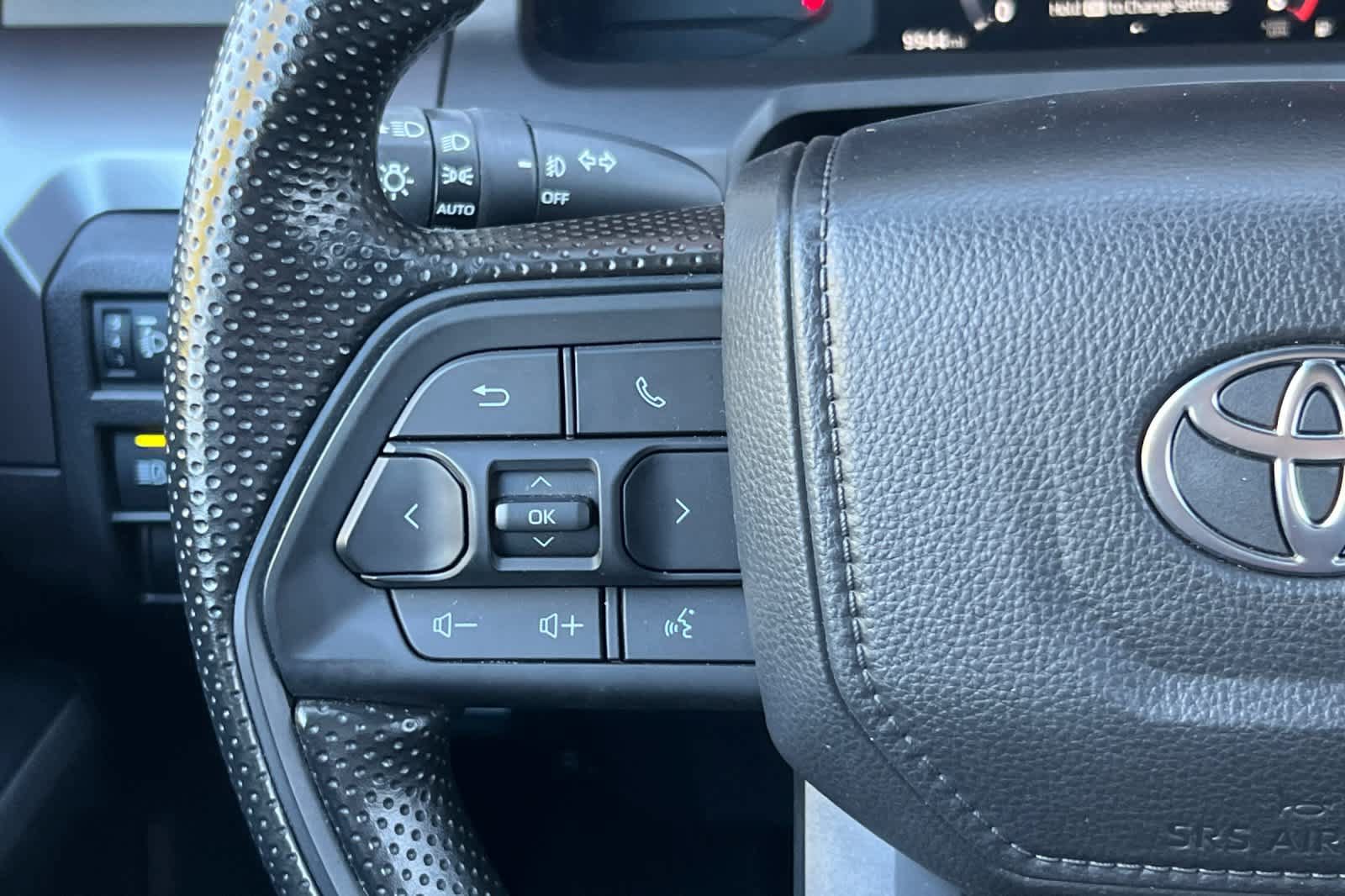 Used 2025 Toyota Tacoma SR5 AWD/4WD image 24