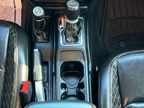 Used 2021 Jeep Gladiator Overland AWD/4WD image 15