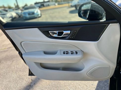 Used 2019 Volvo S60 T5 Momentum w/ Premium Package image 20