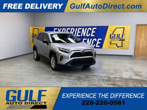 Used 2025 Toyota RAV4 LE AWD/4WD image 1