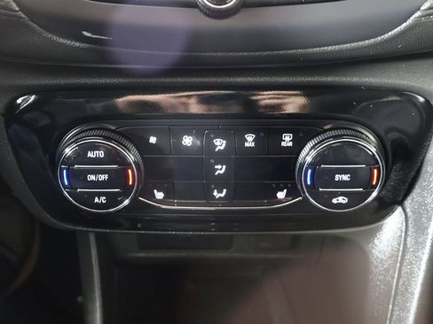 Used 2022 Buick Encore GX Select w/ Sport Touring Package FWD image 43