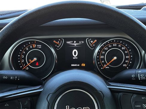 Used 2020 Jeep Gladiator Sport image 13