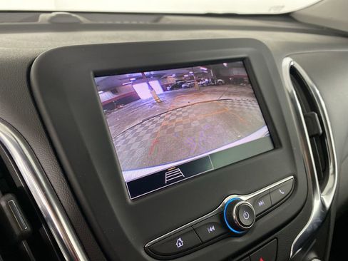 Used 2023 Chevrolet Equinox LT image 18