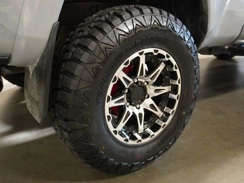 Used 2021 Toyota Tacoma 4x4 Double Cab w/ Tacoma SR5 Package image 5