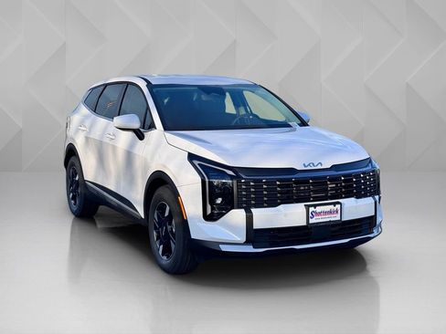 Used 2026 Kia Sportage LX FWD image 3