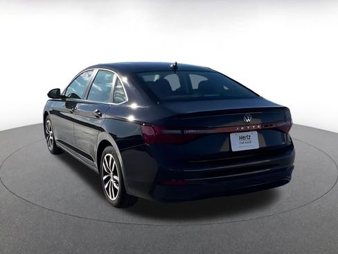 Used 2025 Volkswagen Jetta SE image 14